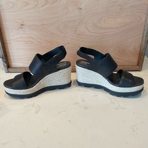 Sorel Wedges size 10-Never Worn